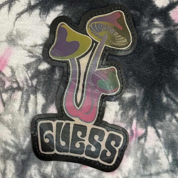 Men's - GUESS Black & Pink Tie-Dye Mushrooms T-Shirt - Size L - Picture 5 of 11